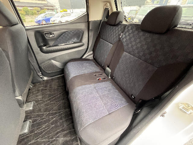 国内全メーカーの新車をお安く販売可能☆ディーラーさんより安く新車を購入したい！そんなあなたに自信を持ってご案内致します！トヨタ新車在庫有り多数ご用意出来ます。