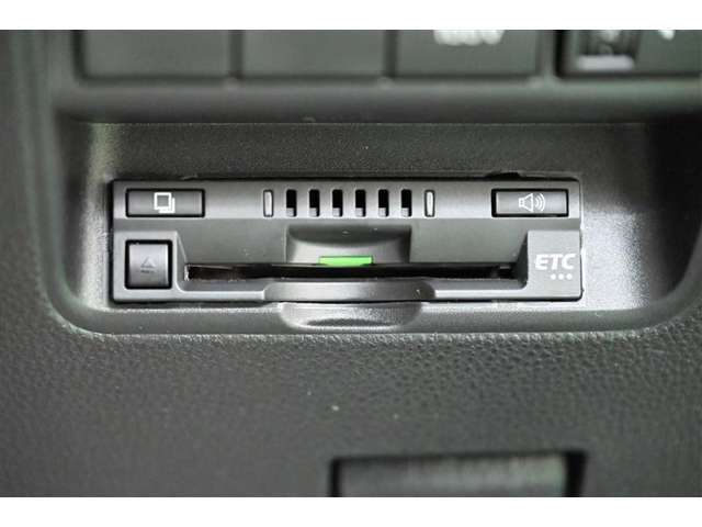 ETC車載器付きです。高速道路の料金所もスムーズに通過できます。