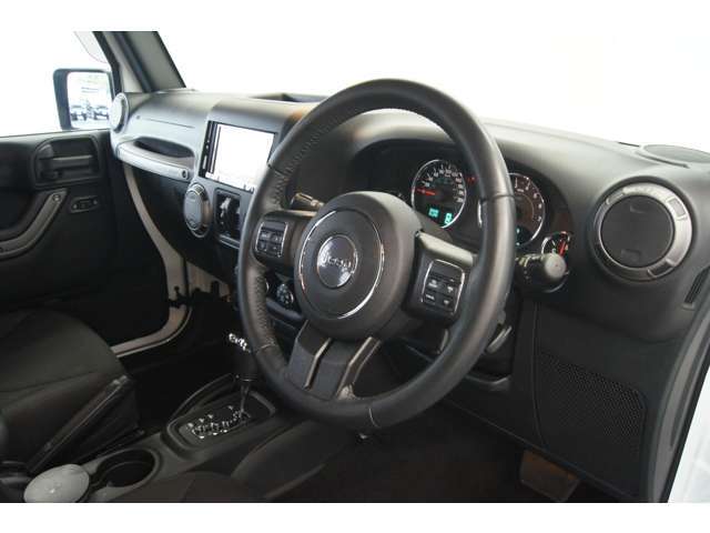中古車だけでなく新車も多岐にわたり正規輸入車販売を行っております。全国選りすぐりの仕入ネットワークからあなたにピッタリのお車を探します！◆TEL:0078-6002-700293◆