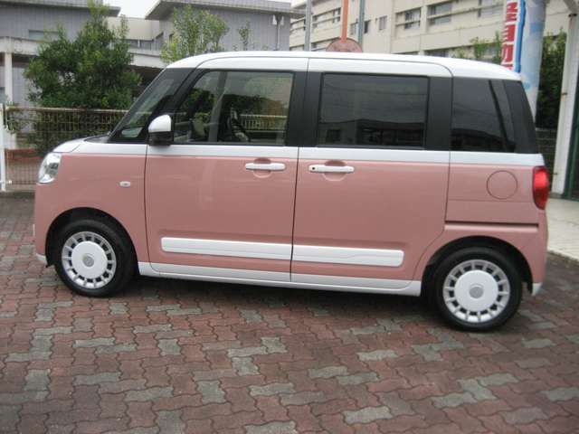 ご愛車となるお車にコーティングもいかがでしょうか？いつもキレイで艶のある状態を保てますので、納車前のボディが磨かれている状態での施工をお勧めします。