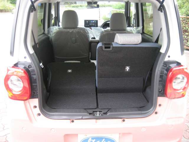 トランク内の画像です。