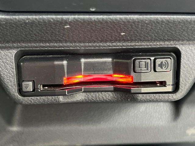 【ETC】高速道路の料金所をストレスなく通過！話題のスポットやサービスエリアに多い「スマートIC」利用時は必須のアイテムです。当店でセットアップを実施、ご納車当日からすぐにご利用いただけます！