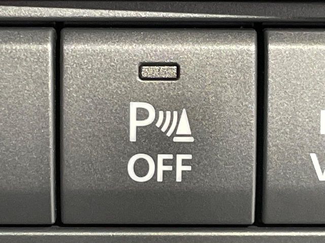 【クリアランスソナー】バンパーに付いたセンサーが障害物を検知！一定の距離に近づくとアラートで教えてくれます♪狭い駐車スペースや車庫入れ時も安心ですね☆