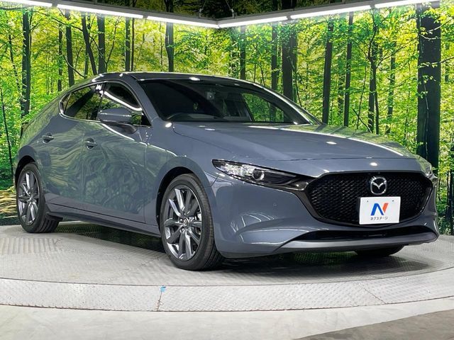 大好評のボディコーティング「弾スプラッシュコート」もご納車までに施工可能。通常のガラスコートと異なる、耐久年数6年の無機質ガラスコーティングが、ボディをキレイな状態に保ってくれます。