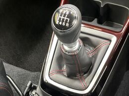 【フロア6速MT】走りの6速MT！！スポーティーな走行をお楽しみいただけます♪
