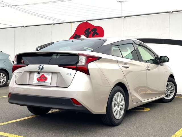 「ボディコーティング」いつまでも愛車の光沢をキープ！洗車の手間が大幅に少なくなります！