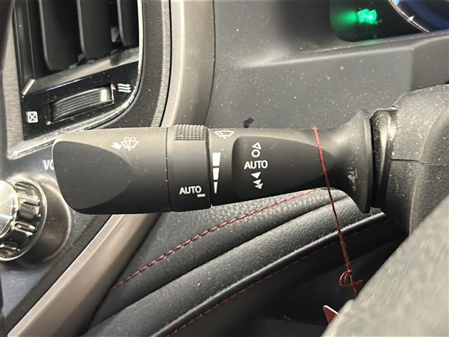 【任意保険の取扱】各社任意保険の取扱もございます。万が一の等級ダウン事故が発生した場合にも契約時に定めた保険料が変わらない3年長期契約も取り扱います。お客様のご要望、用途に応じてお見積もりも致します。