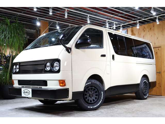 ご納車前には当社提携工場にて法定点検を行い、点検整備記録簿を発行しお渡しさせて頂いております。