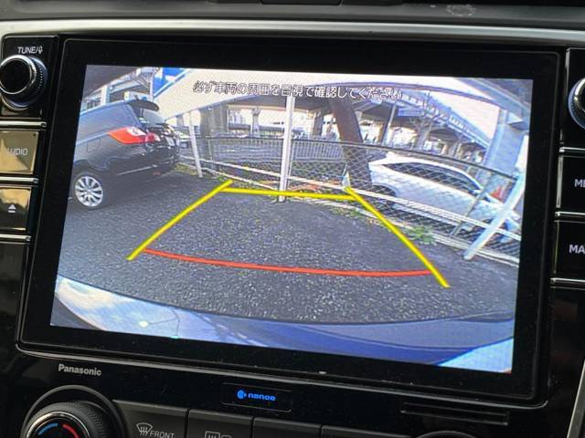 【バックカメラ】駐車時に後方がリアルタイム映像で確認できます。大型商業施設や立体駐車場での駐車時や、夜間のバック時に大活躍！運転スキルに関わらず、今や必須となった装備のひとつです！