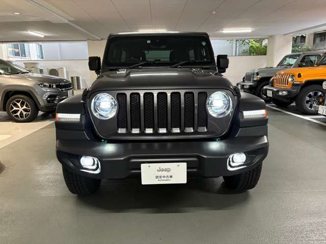 ご覧頂き有難うございます。Jeep目黒の営業時間は10：00～18：30です。定休日は第2.3火曜日と毎週水曜日となっております。ご不明な点は03-5436-6631へご連絡お待ちしております。