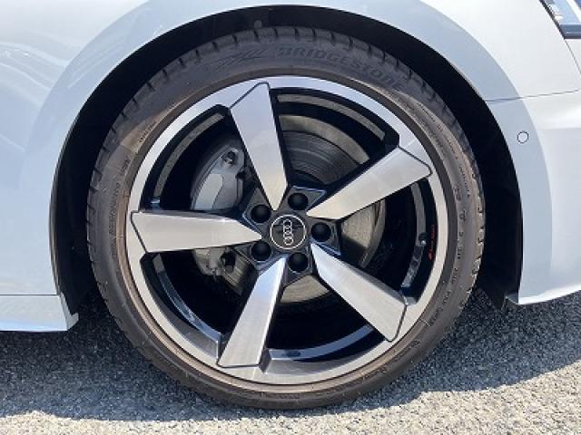 ●オプション19インチアルミホイール『スタイリッシュなデザインでAudiならではの卓越した走りを支えるホイールと足回りです！常時試乗も受付中！ぜひご体感ください！』
