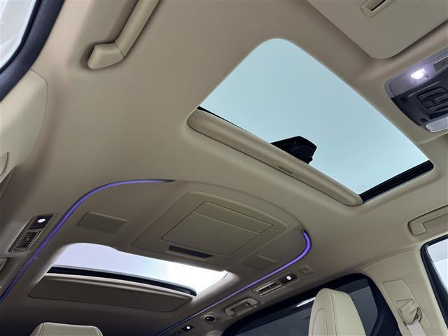 【サンルーフ】開放的な空間でドライブを楽しみませんか？車内には爽やかな風や太陽の穏やかな光が差し込みます☆