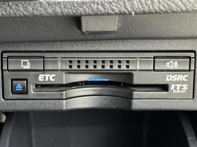 ◆【ETC】有料道路を利用する際に料金所で停止することなく通過できる、ETC車載器（ノンストップ自動料金収受システム機器）が装備されています。セットアップを行うことで利用可能になります。