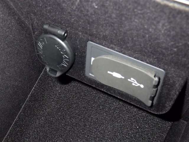 USB電源つき♪　嬉しい装備ですね！