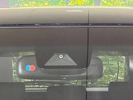 【トヨタセーフティセンス】走行中に前方の車両等を認識し、衝突しそうな時は警報とブレーキで衝突回避と被害軽減をアシスト。より安全にドライブをお楽しみいただけます。