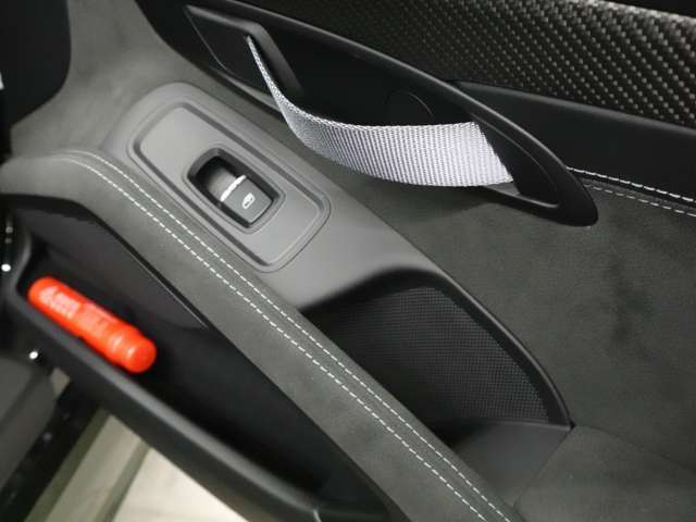 自動車保険に関しましてもポルシェセンター足立にてご加入を頂きますことが可能となります。最長5年間のご契約も可能となります。ポルシェ純正自動車保険も併せてご検討下さい。