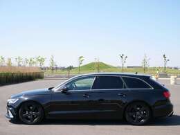 ボディーは全体的に艶もあり綺麗な状態を保っておりますが、ご納車前にボディー全体をさらに磨き上げますので、ご満足頂ける仕上がりになるかと思います。