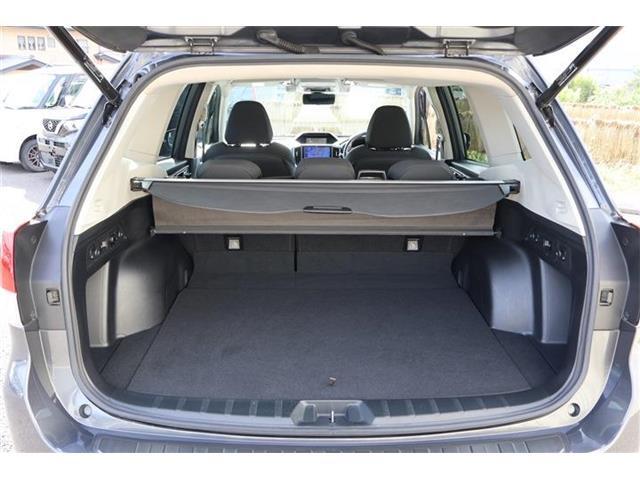 荷室スペースも充分、荷物の収納も楽々です。