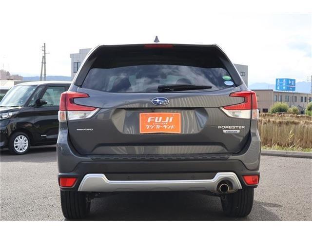 専用整備工場完備です！ショールームでお茶をお召し上がりの間に、スピーディに診断、お見積もり、整備を行ないます！メンテナンスもフジカーランド上田にお任せ下さい。