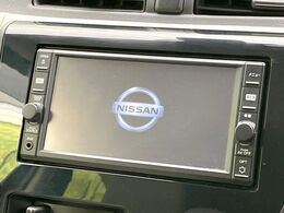 【純正ナビ】人気の純正ナビを装備しております。ナビの使いやすさはもちろん、オーディオ機能も充実！キャンプや旅行はもちろん、通勤や買い物など普段のドライブも楽しくなるはず♪