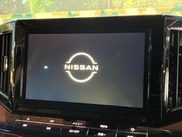 【メーカー純正ナビ】インテリアに溶け込むスタイリッシュな「専用設計」メーカーナビを装備♪視認性や操作性など基本性能にも優れ、より上質なカーライフをお楽しみいただけます。