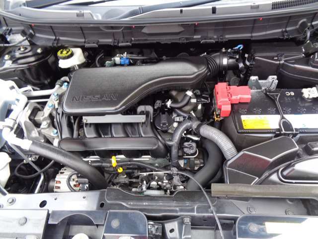 最近の低粘度オイルはオイルメンテナンスが悪いと後々のトラブルの原因となります。その点、本車両は定期的なエンジンオイル交換を実施、機関良好です。ご来店の際は整備記録簿もご確認頂けます。