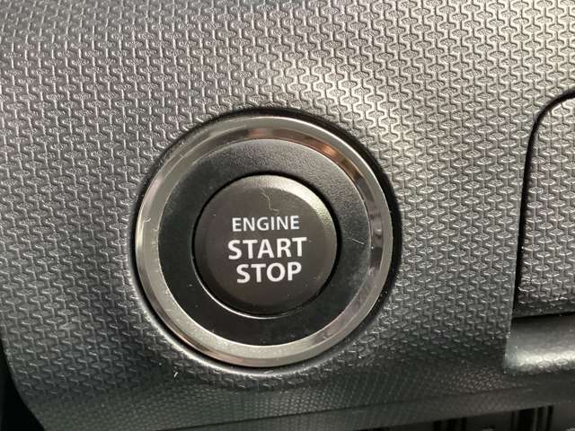 このボタンでエンジンの始動＆停止が出来ます