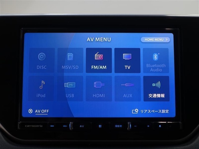 メディアは、TV、AM/FM、CD、Bluetoothも搭載！