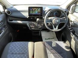 こちらインパネ全体の写真になります。納車はおおむね2週間程度（必要書類の状況により）で行っております。人気の車両になりますので、お早目のご検討をおすすめします。当店自慢の一台です！