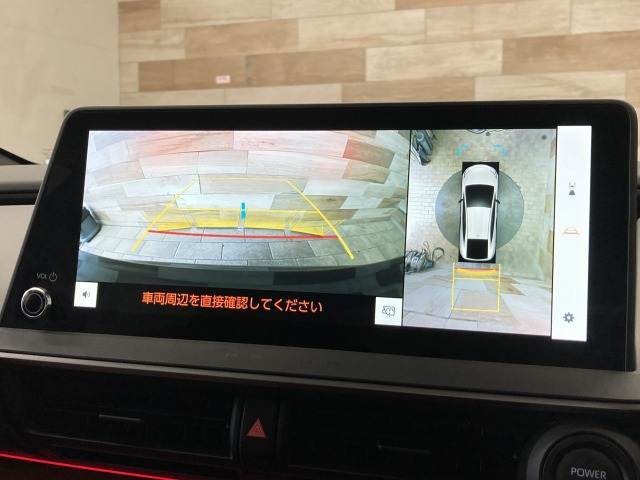 【純正12.3ディスプレイオーディオ】FM・AMラジオやブルートゥース接続など多彩な機能を併せ持っており、インパネ周りがすっきりしてますね！追加オプションでナビ機能やフルセグTV、DVD再生なども可能