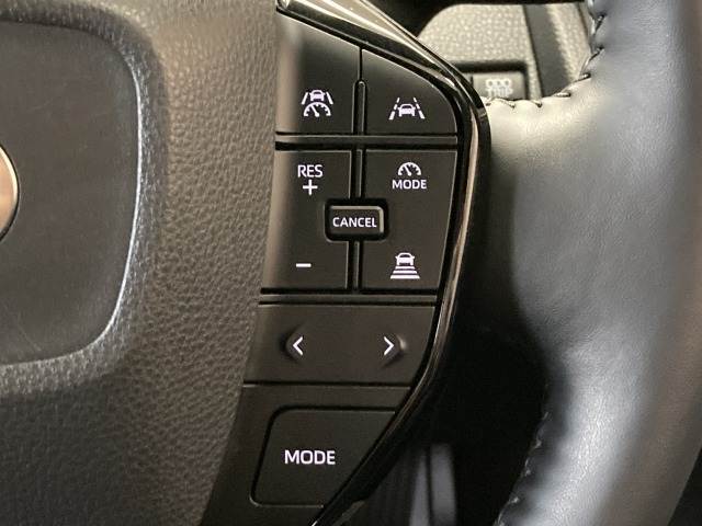 【前車追従式クルーズコントロール】装備車両です。遠距離ドライブの高速道路などでは大活躍で疲労軽減に役立ちます。