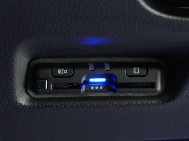 今や必需品の◆ETC車載器　装備車◆　有料道路を利用する際にスムースに通過でき、わずらわしい料金支払いから開放されます！