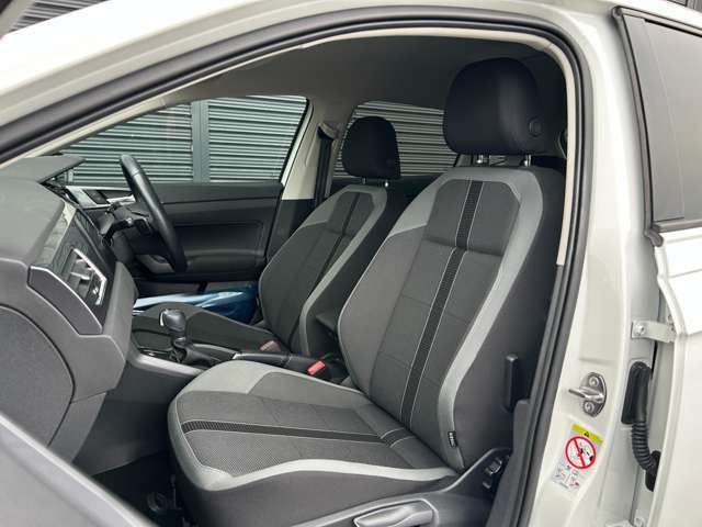 ヘタリ・汚れ等もなく、きれいな状態を保っています！足元もゆったりとしたスペースがあるので十分に快適なドライブが期待できます☆
