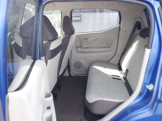 清潔で広々した座席です！是非、現車を見て体感してみてください。