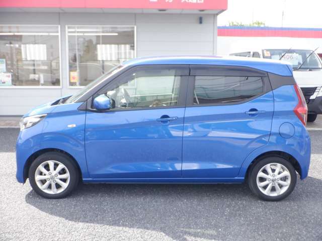 内外装およびエンジンル-ムなど専用クリ-ニング致します。車両クリ-ニングのプロが施工致しますので！高品質な1台に蘇りますよ♪（全在庫無料施工）