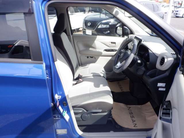 清潔で広々した座席です！是非、現車を見て体感してみてください。