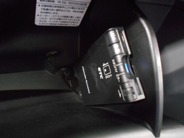 【ETC】便利なETC車載器も装備！高速道路の料金所もスムーズに通過できます。今や必須の装備ですね！お客様用にセットアップをしてのお渡しとなります！
