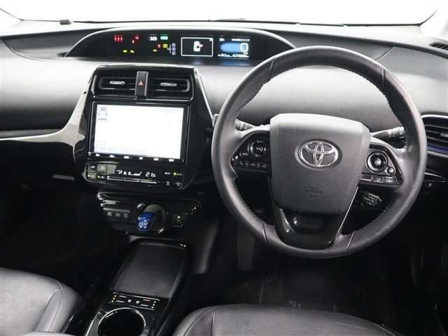 運転席廻りです。