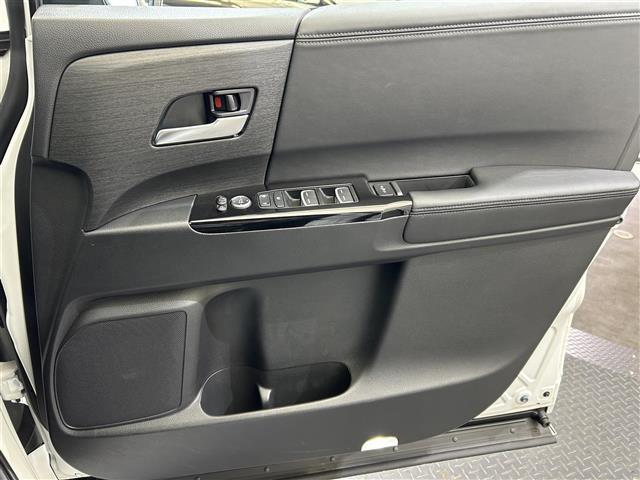 気になる車はお電話やメールで当店にお問い合わせください。なお、お電話での在庫の取り置きはできません。ご来場の際は、商談が重なる事が増えていますので事前に在庫有無をご確認くださいませ。