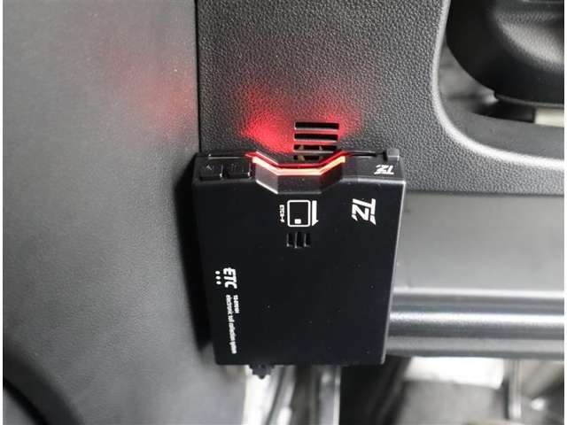 【ETC装着車】高速道路の料金所で慌てて小銭を探すことも無くなります。料金所もスイスイ通過。