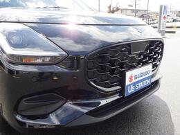 フロントバンパーにはセンサーがついております。前向き駐車時も安心です。