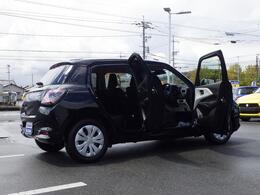 ドアが大きく開くので乗り降りもしやすいです。