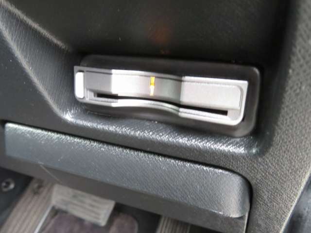 ETC車載器も付いております。