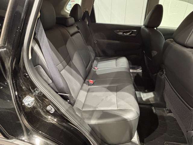 後席もゆったりです。