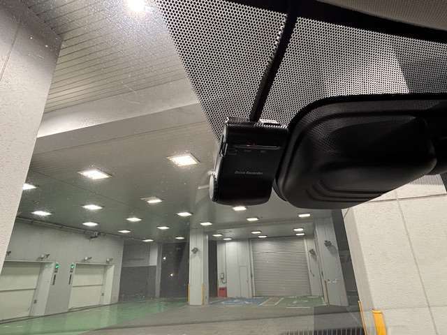 純正トライブレコーダーも付いています。