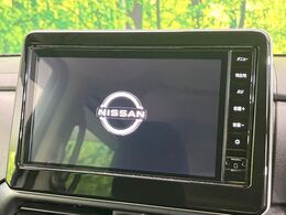 【純正9型ナビ】人気の純正ナビを装備しております。ナビの使いやすさはもちろん、オーディオ機能も充実！キャンプや旅行はもちろん、通勤や買い物など普段のドライブも楽しくなるはず♪