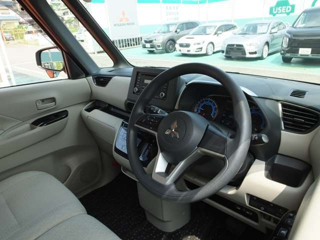 ご成約後、車検整備を実施してのご納車となります。点検の整備費用や交換部品代は車両代に含んでおりますので追加費用はかかりません。