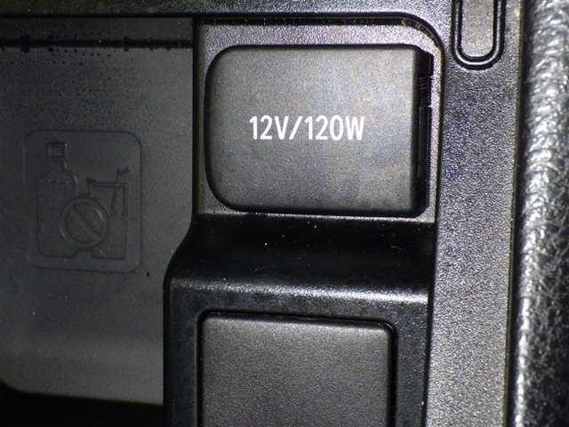 自動車保険の御加入も当店で！土日祝も営業しておりますので、万が一の事故対応もお任せください。