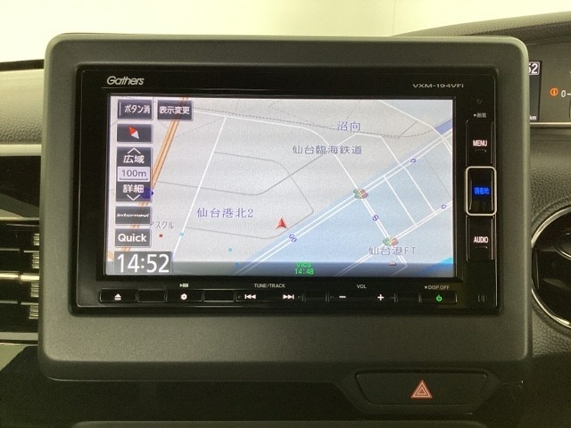 ナビゲーションはフルセグTV、インターナビ対応のGathers純正メモリーナビを搭載しています。Bluetoothオーディオ機能がありますので、スマートフォンなどの音楽も再生できます。