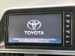 【純正ナビ】人気の純正ナビを装備。オーディオ機能も充実しており、Bluetooth接続すればお持ちのスマホやMP3プレイヤーの音楽を再生可能！毎日の運転がさらに楽しくなります！！